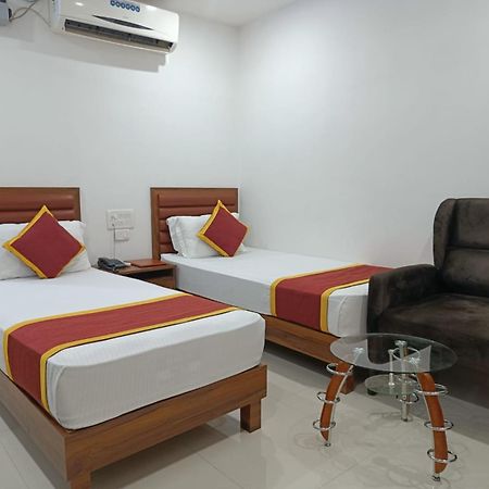 Hotel Executive Inn Hailakandi Bagian luar foto