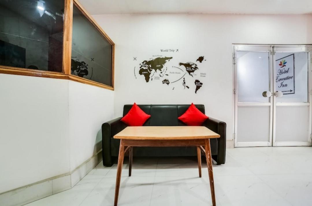 Hotel Executive Inn Hailakandi Bagian luar foto