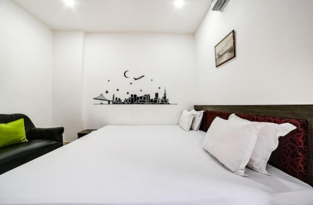 Hotel Executive Inn Hailakandi Bagian luar foto