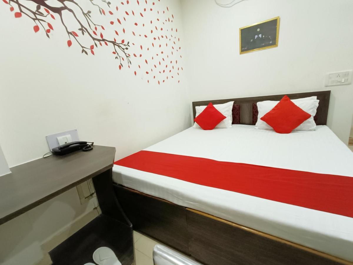 Hotel Executive Inn Hailakandi Bagian luar foto
