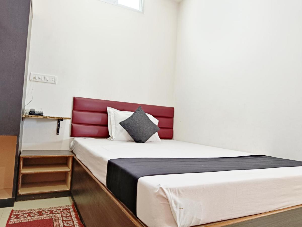 Hotel Executive Inn Hailakandi Bagian luar foto