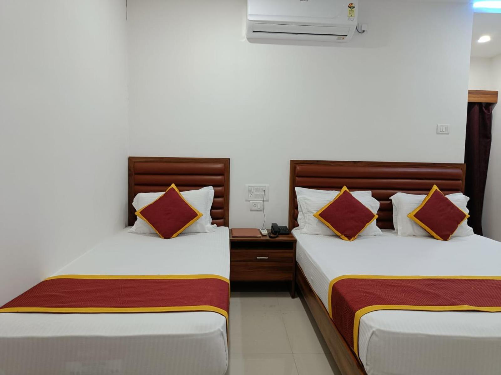 Hotel Executive Inn Hailakandi Bagian luar foto