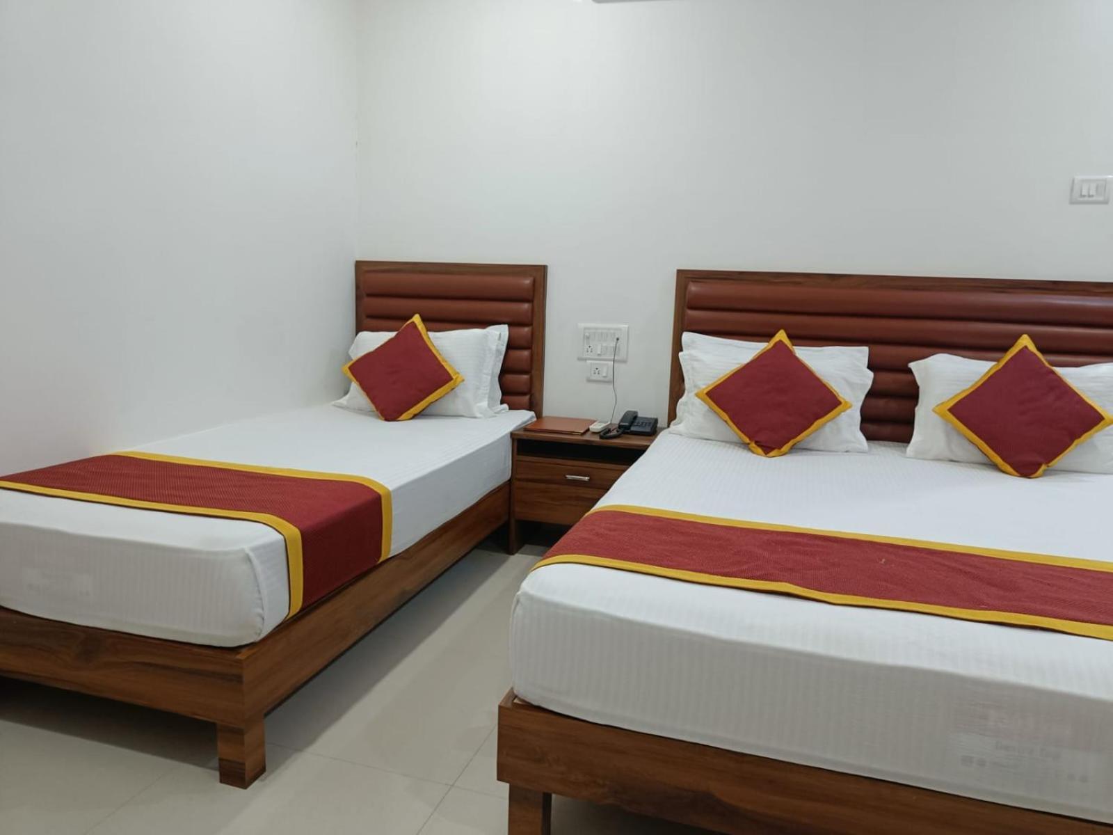 Hotel Executive Inn Hailakandi Bagian luar foto