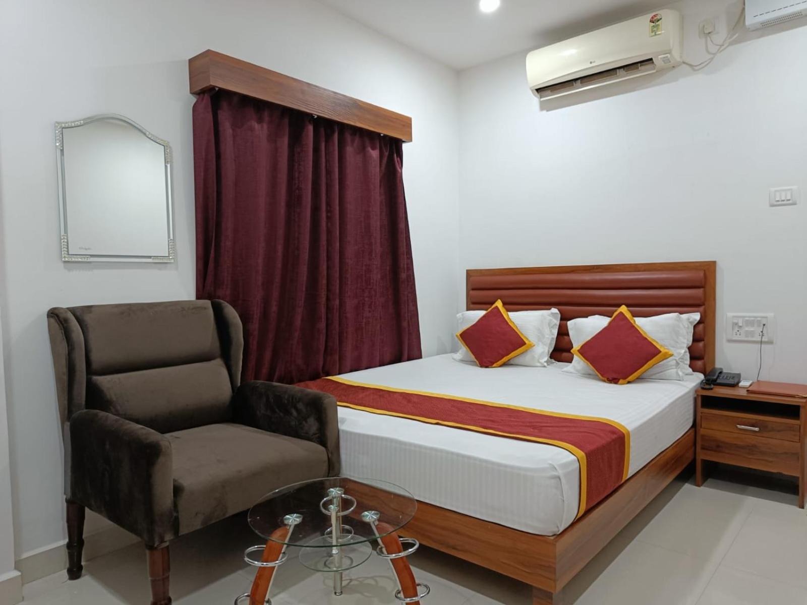 Hotel Executive Inn Hailakandi Bagian luar foto