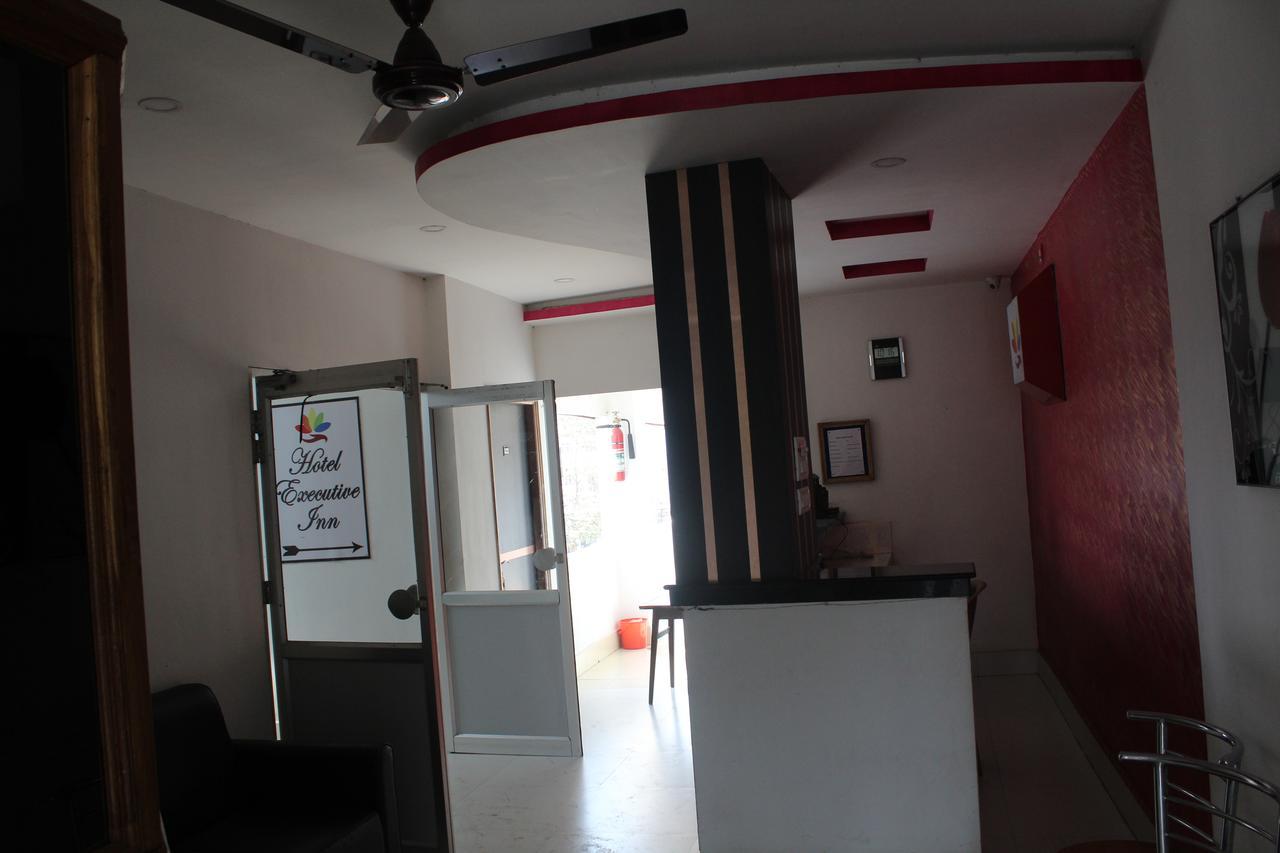 Hotel Executive Inn Hailakandi Bagian luar foto